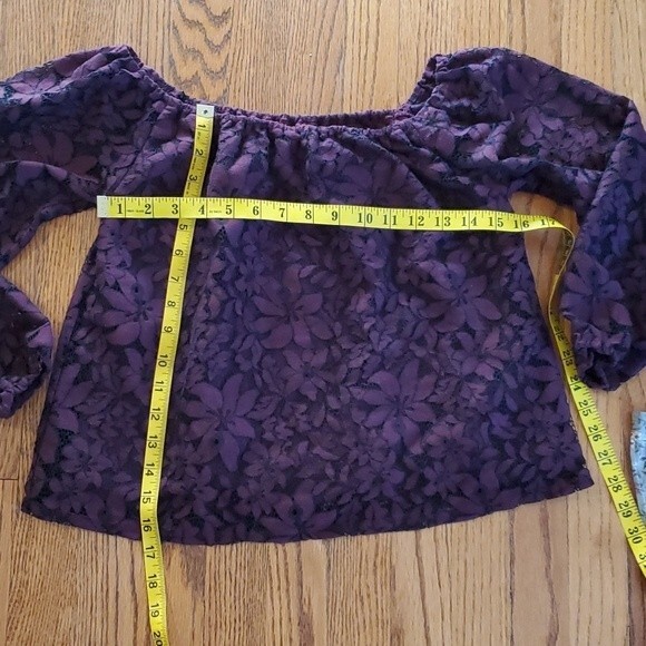 HOLLISTER BURGUNDY LACE OFF-SHOULDER PEASANT TOP SIZE SMALL FALL ROMANTIC - Picture 7 of 7